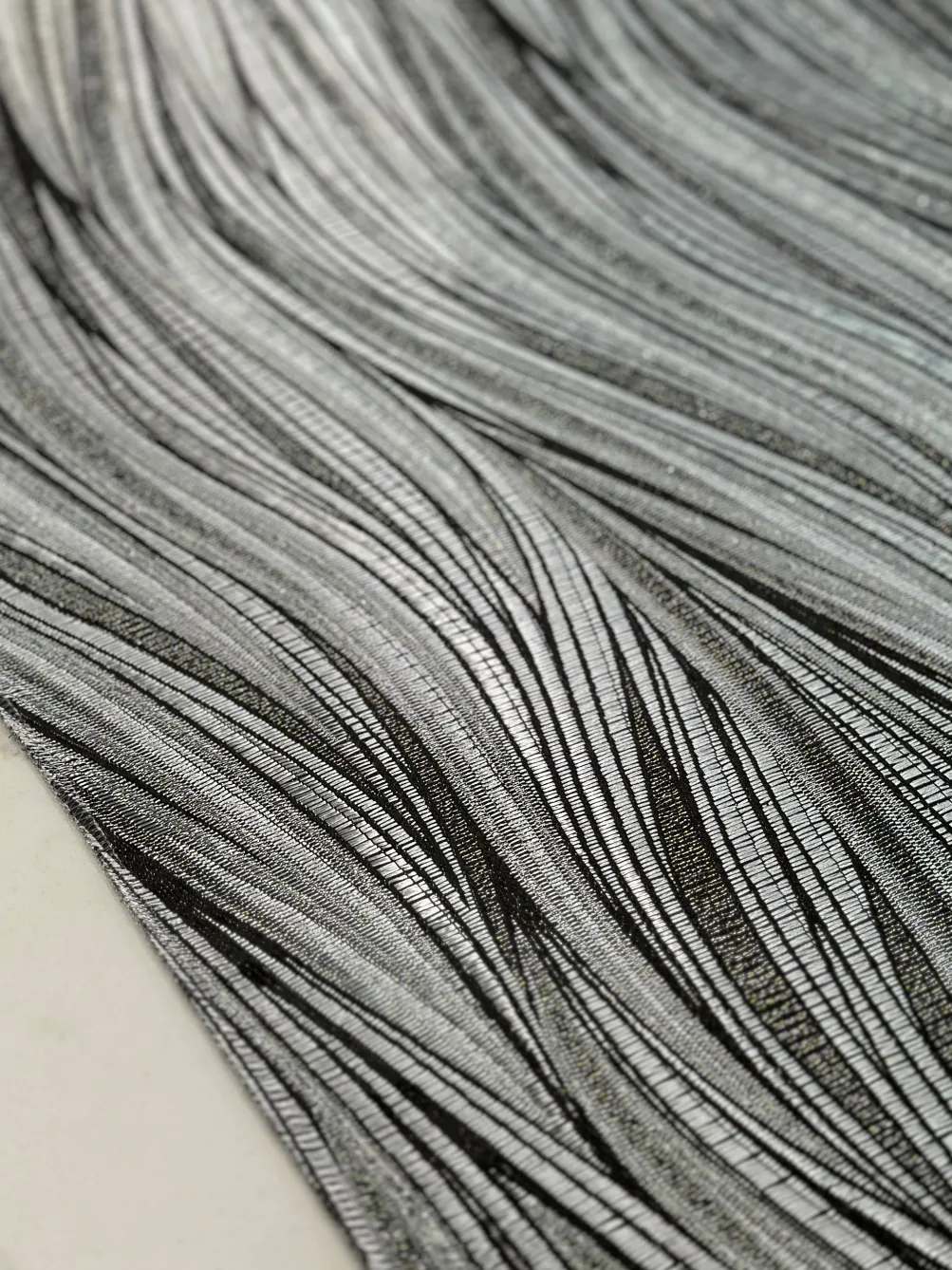 Allure Jacquard Table Linen in Silver