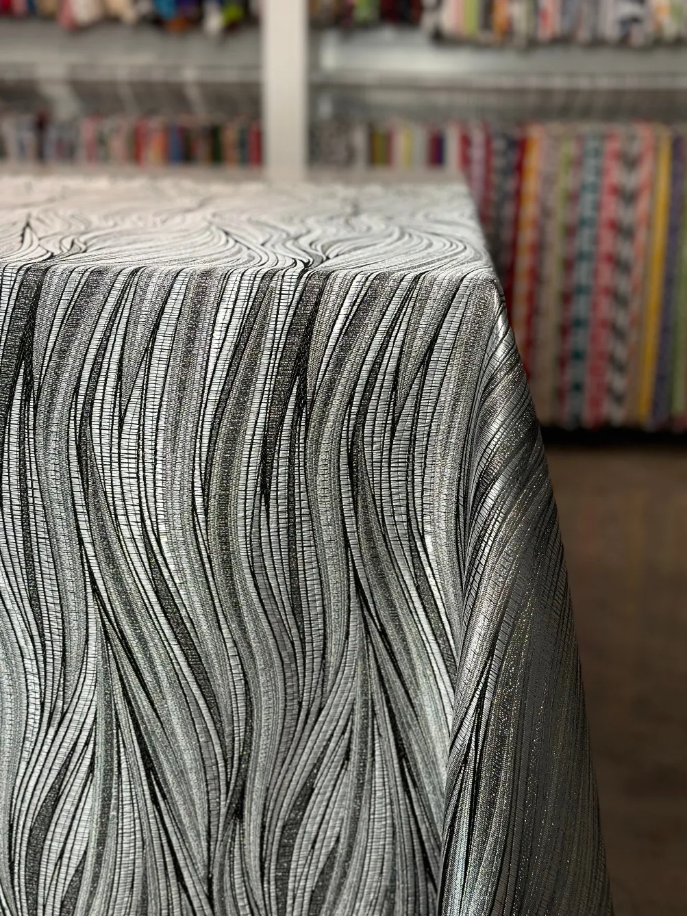 Allure Jacquard Table Linen in Silver