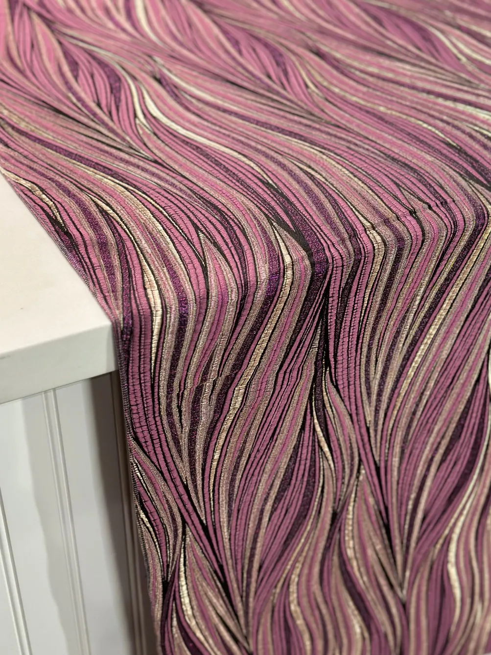 Allure Jacquard Table Linen in Mauve