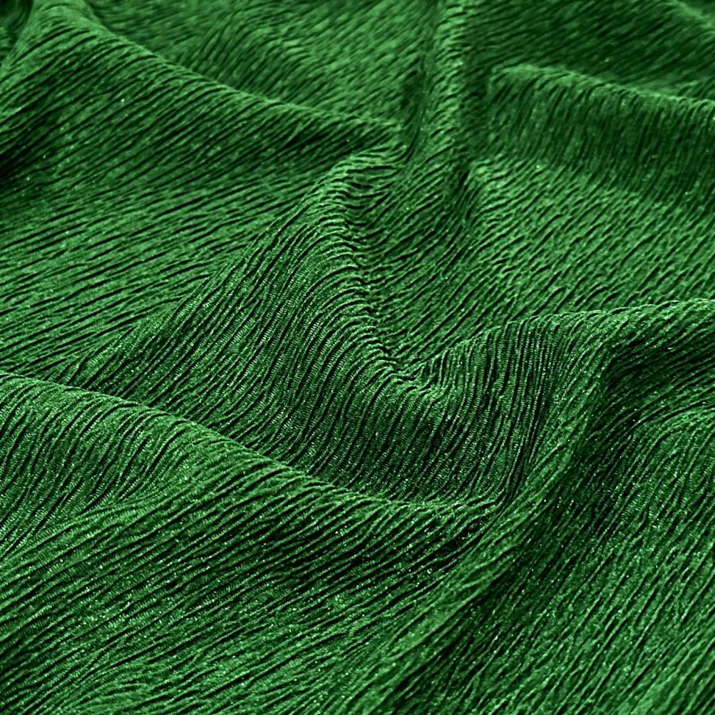 Bella Crepe Table Runner in Hunter Green