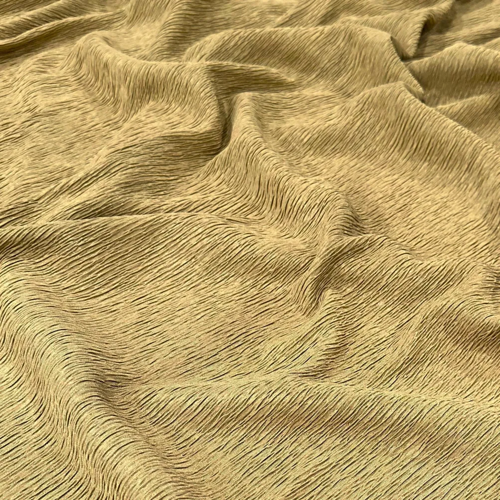 Bella Crepe Table Runner in Lt Gold
