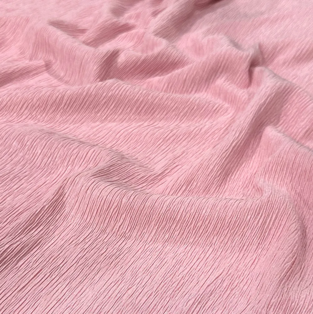 Bella Crepe Table Runner in Pink