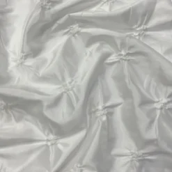 Belly Button (Pinwheel) Table Linen in White