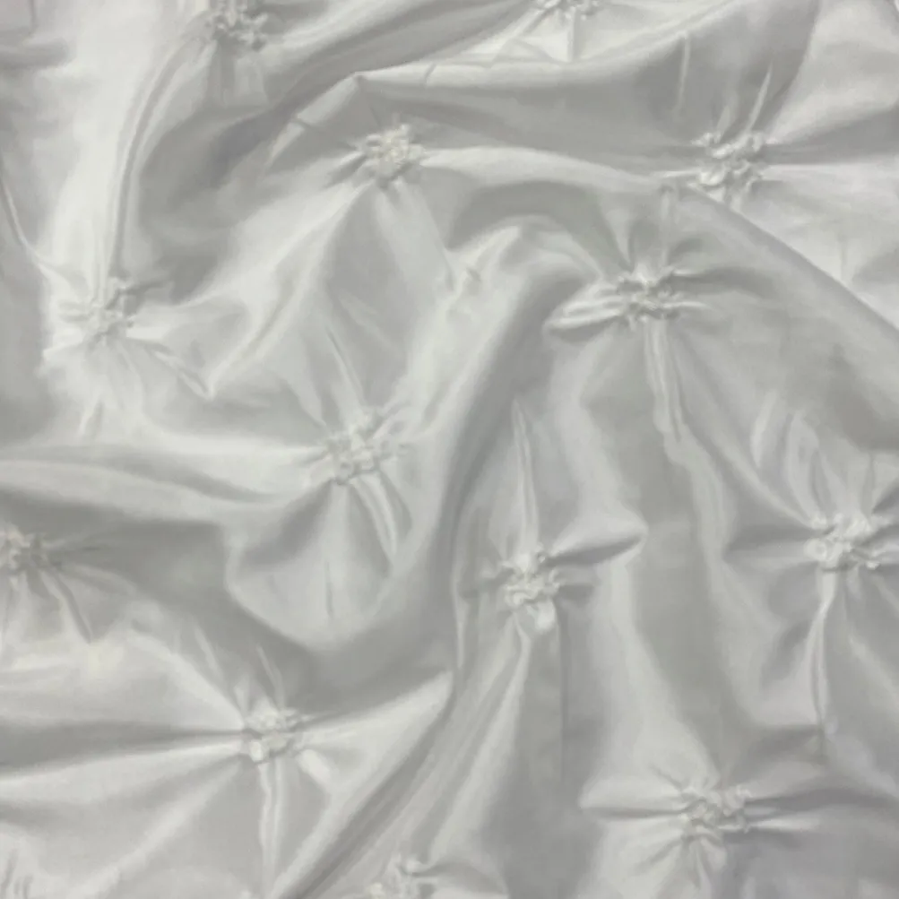 Belly Button (Pinwheel) Table Linen in White