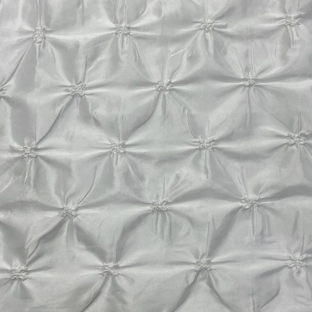 Belly Button (Pinwheel) Table Linen in White
