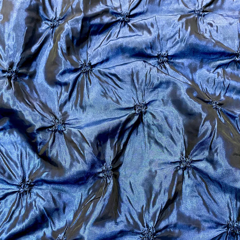 Belly Button (Pinwheel) Table Linen in Navy