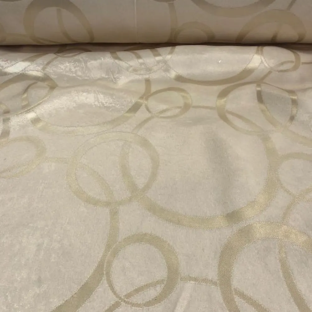 Cirque Jacquard (Reversible) Table Linen in Ivory