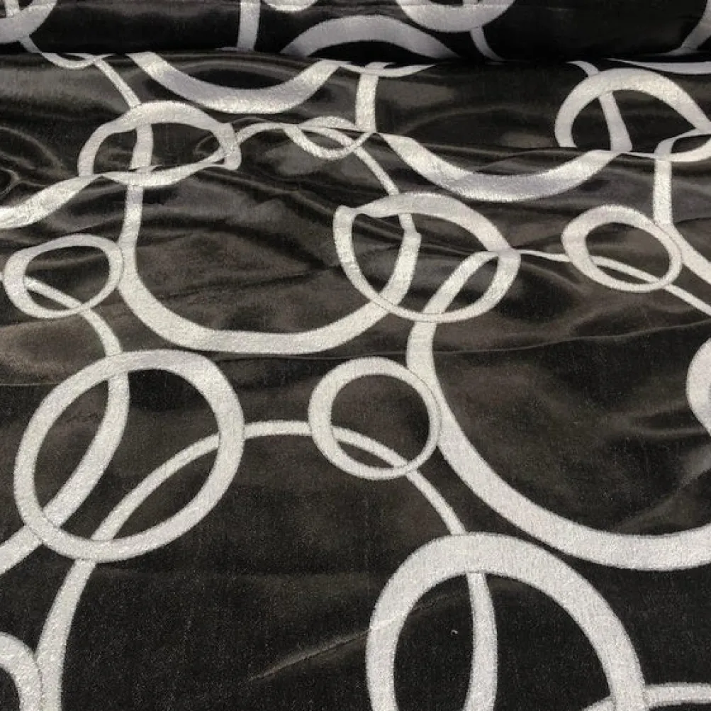 Cirque Jacquard (Reversible) Table Napkin in Black