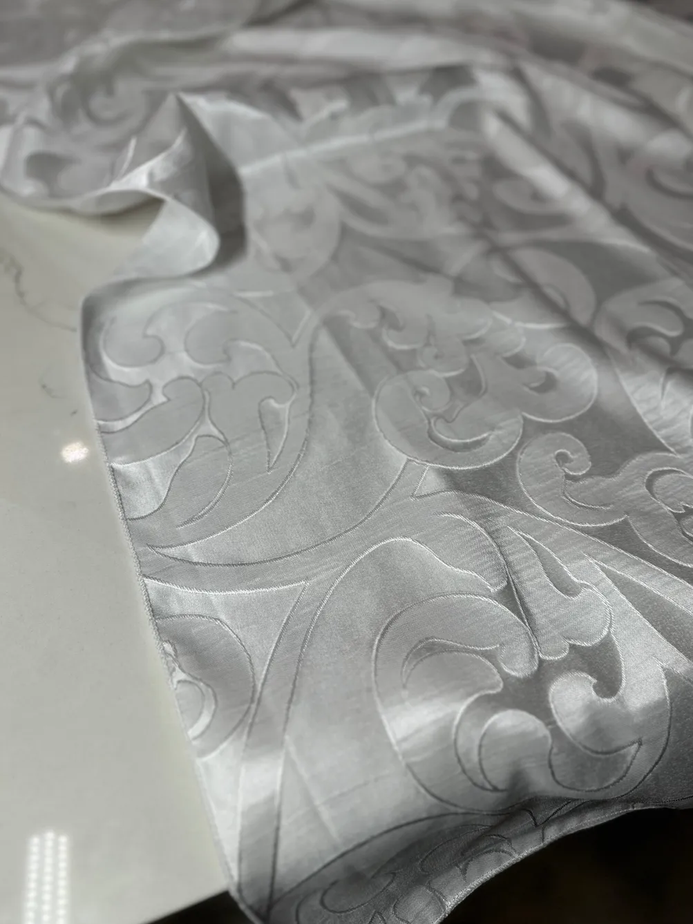 Classic Jacquard Table Linen in Silver