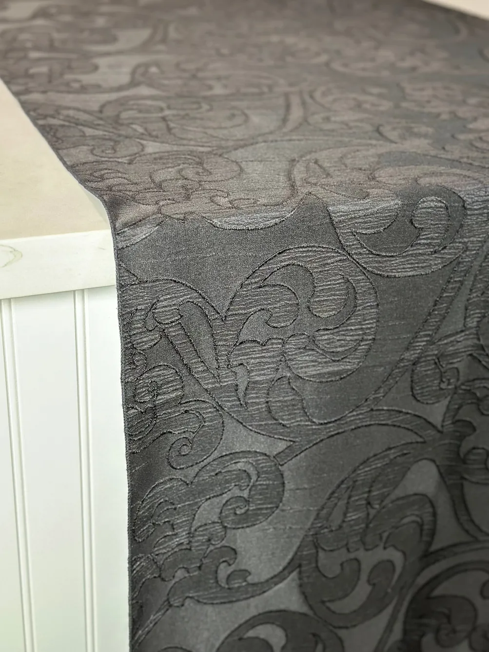 Classic Jacquard Table Linen in Black