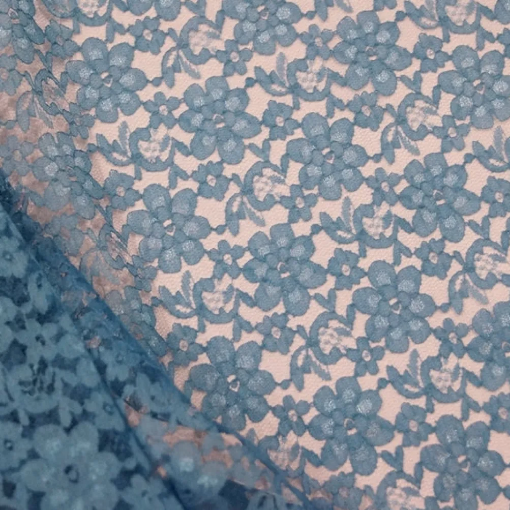 Classic Lace Table Runner in Peacock 6777
