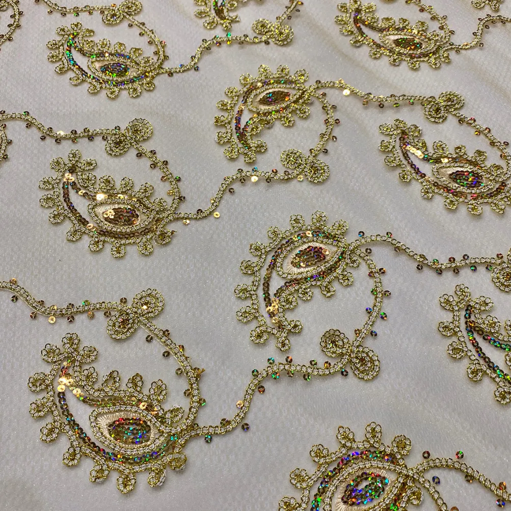 Cocoa Paisley Embroidery Table Runner in Gold