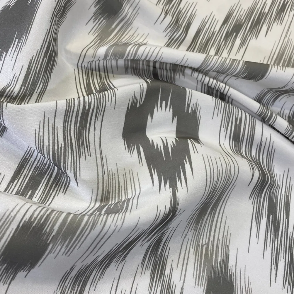 Cosmo Print (Dupioni) Table Napkin in Silver