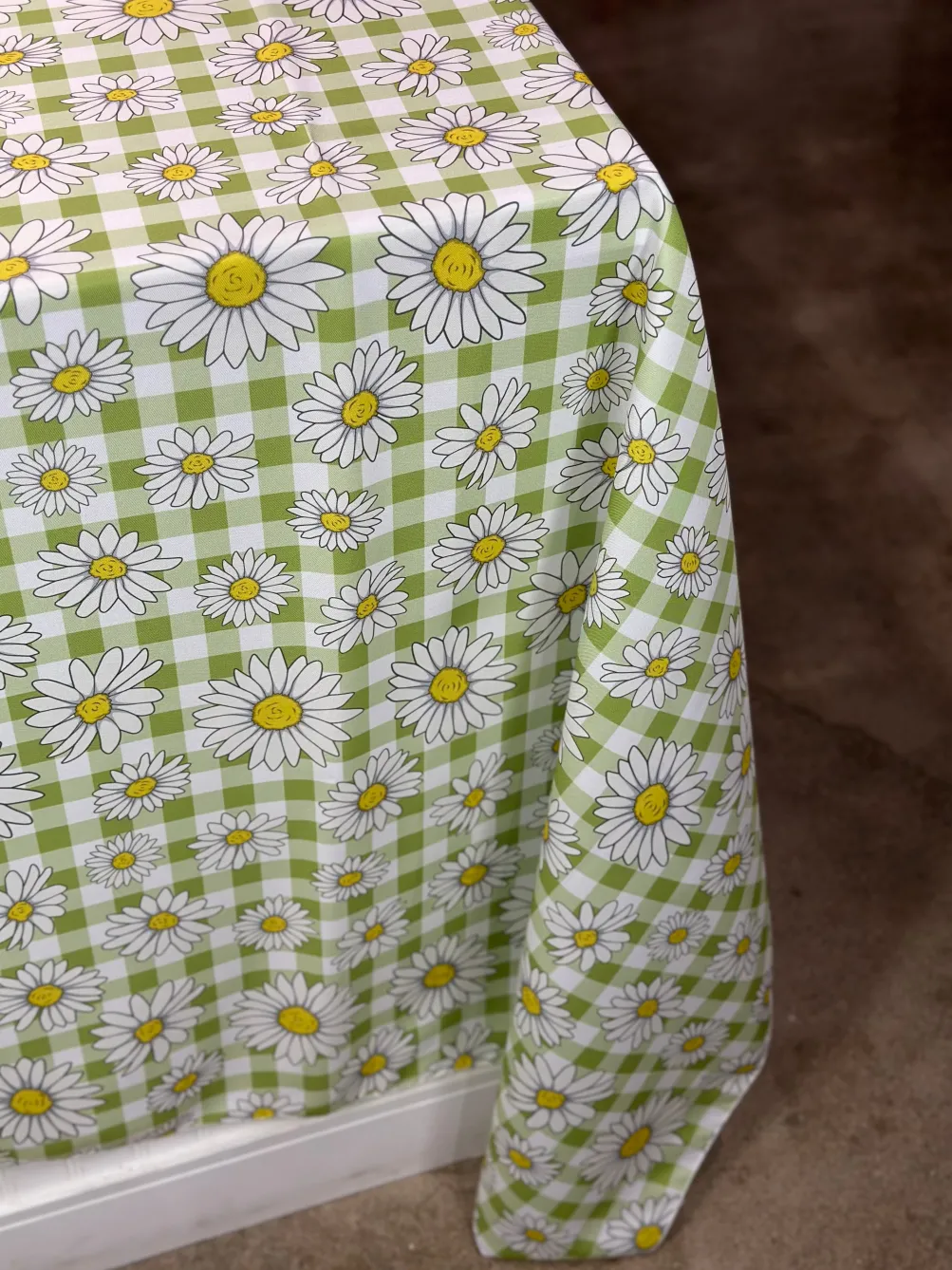 Daisy Checker (Poly Print) Table Linen