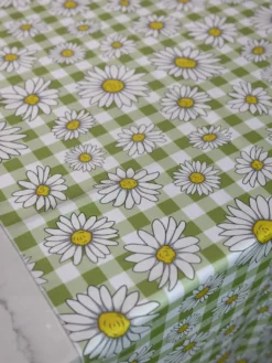 Daisy Checker (Poly Print) Table Linen