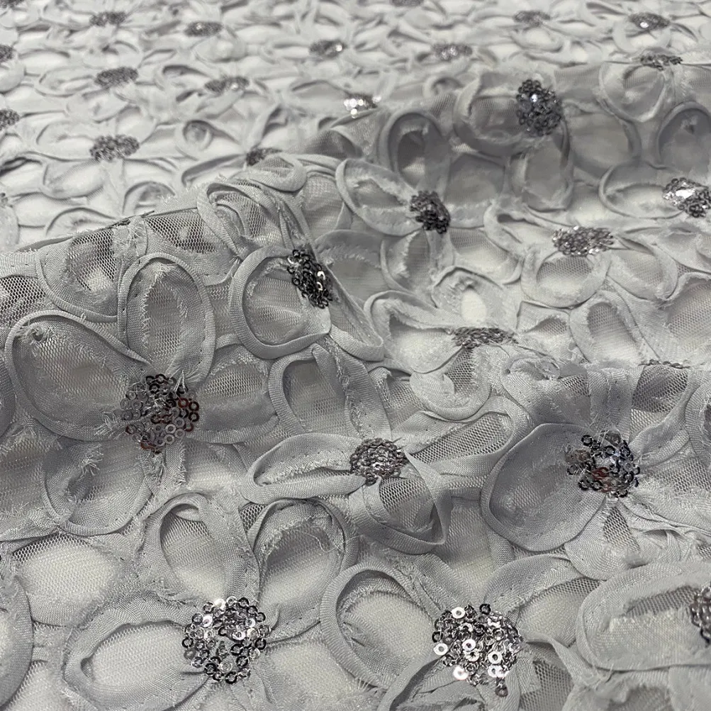 Daisy Sequins Table Linen in Silver