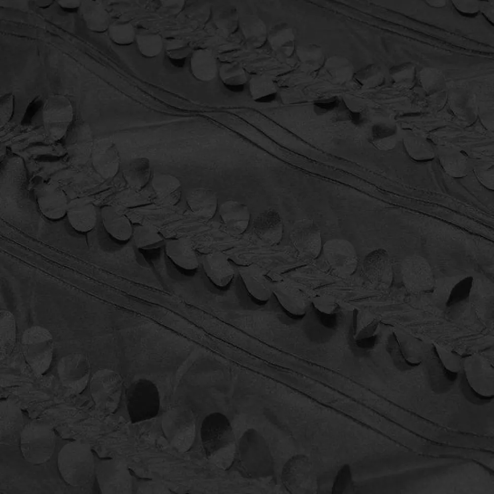 Diagonal Taffeta Table Linen in Black