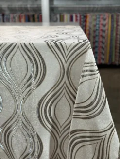 Eclipse Jacquard (Reversible) Table Linen in Silver