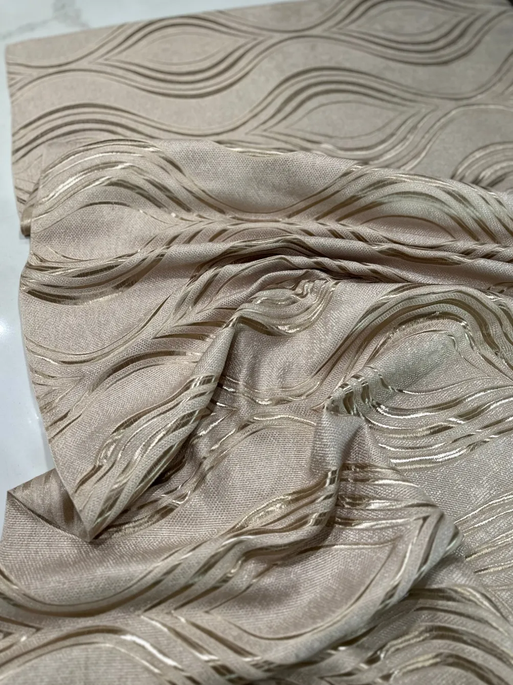 Eclipse Jacquard (Reversible) Table Linen in Taupe