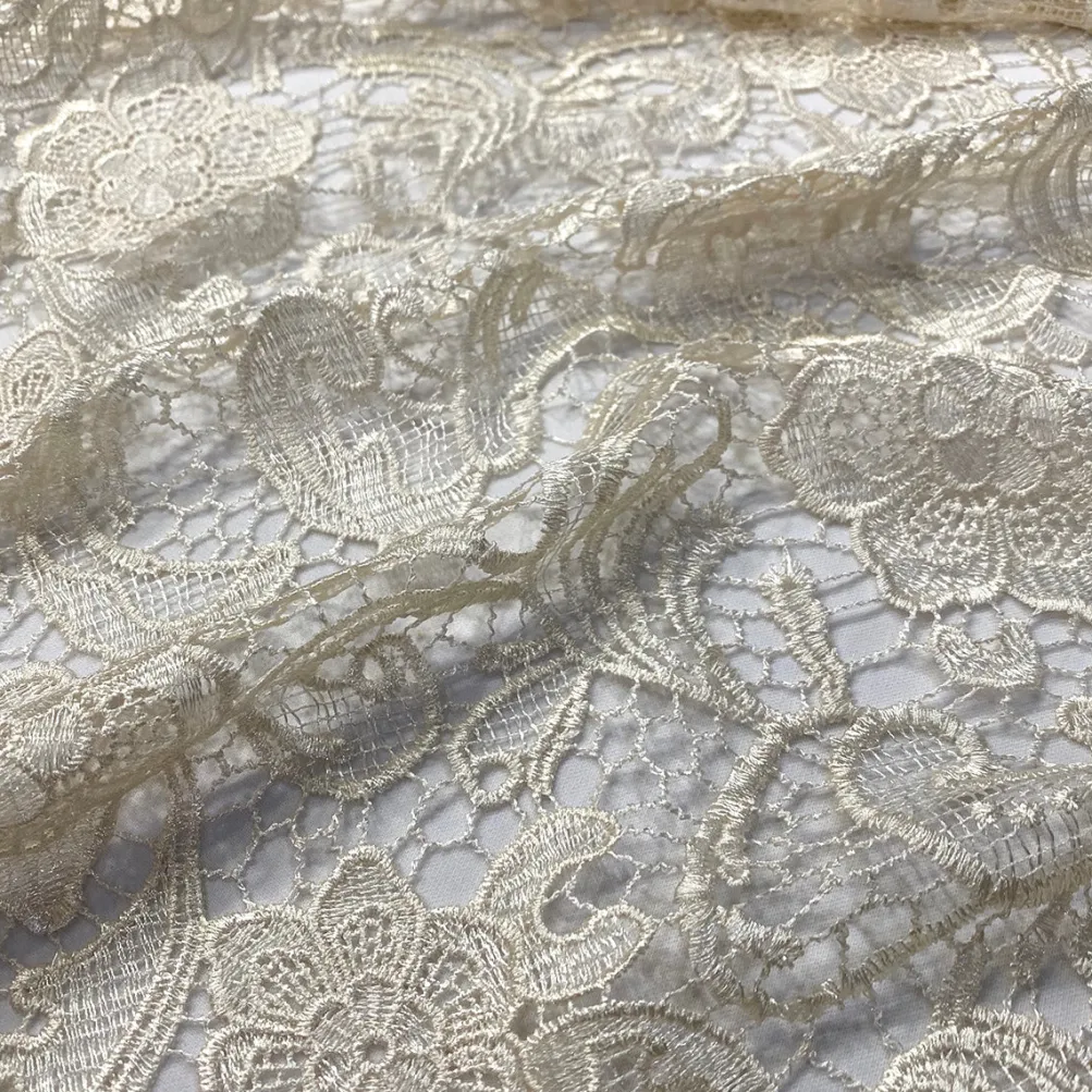 English Lace Table Linen in Ivory