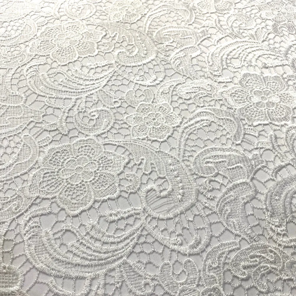 English Lace Table Linen in White
