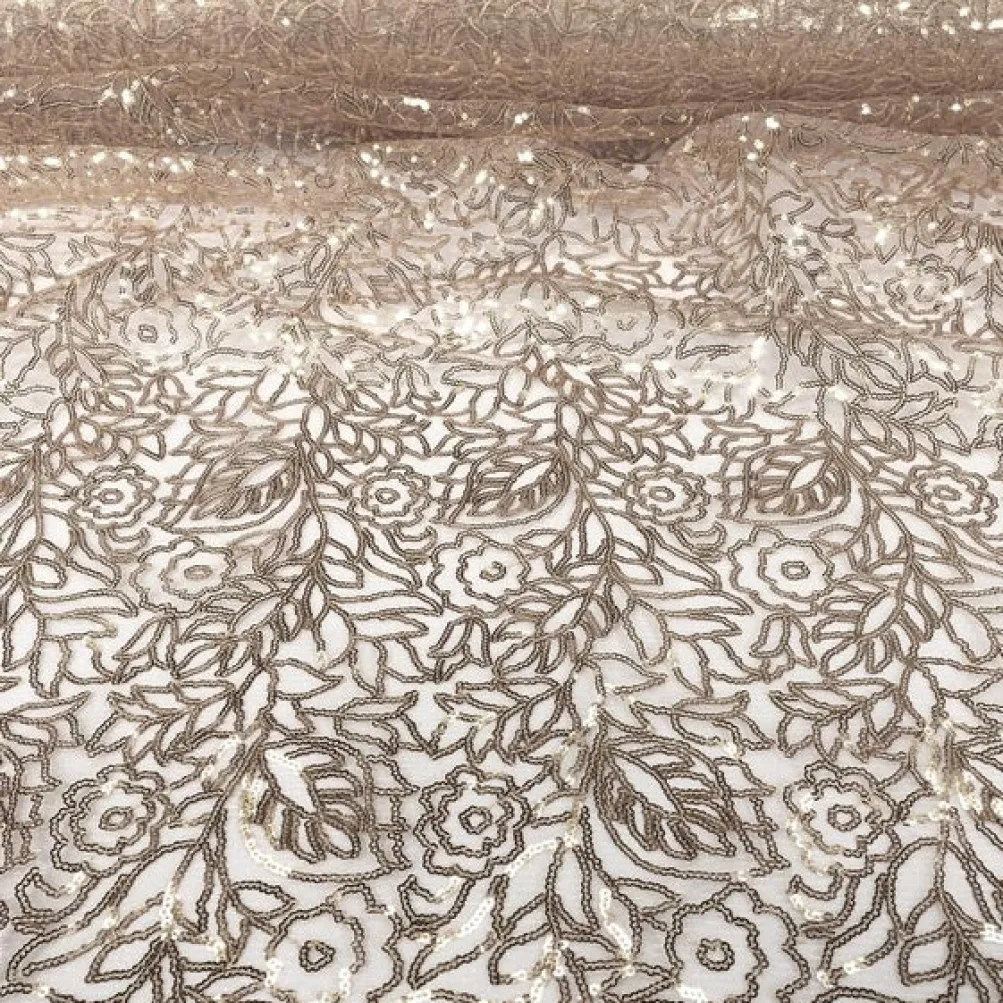 Fiori Leaf Sequins Table Linen in Champagne