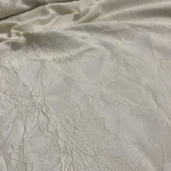 Floral Reef Jacquard Table Runner in Ivory