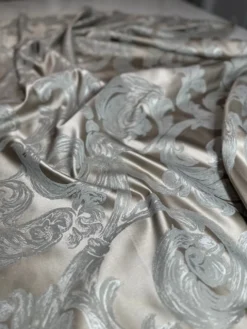 Florence Jacquard Table Linen in Silver