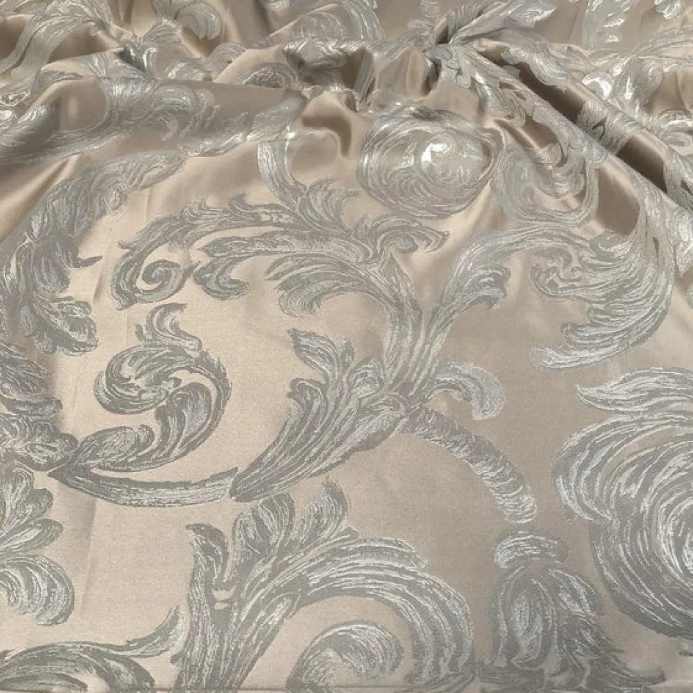 Florence Jacquard Table Runner in Silver and Grey