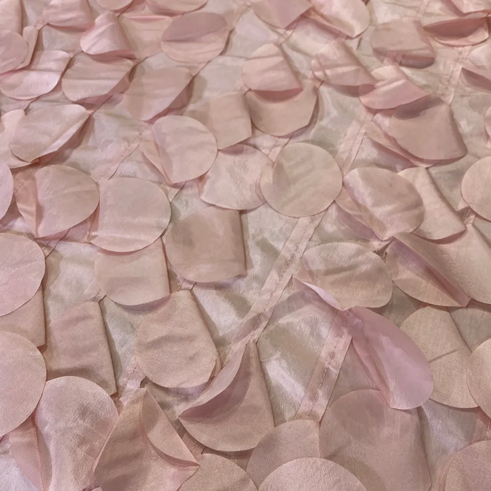 Funzie (Circle Hanging) Taffeta Table Linen in Rose Petal