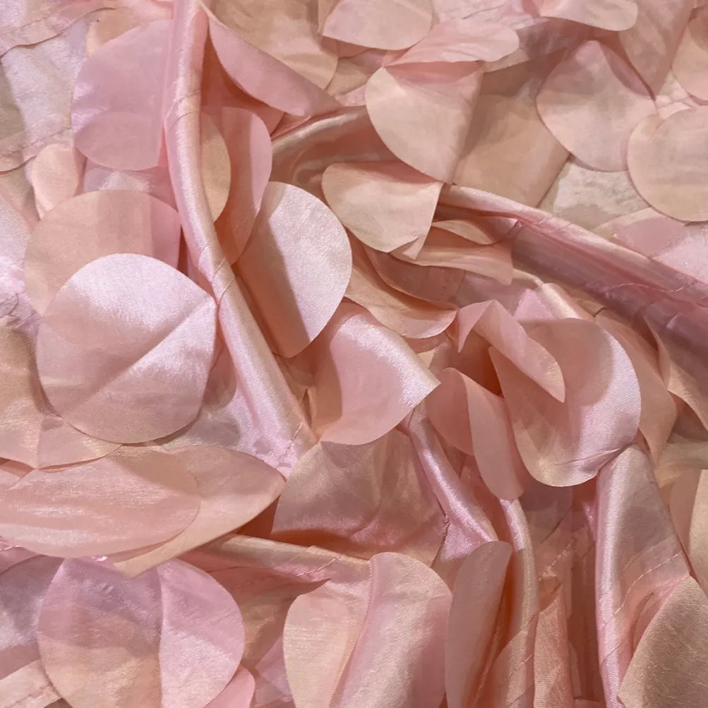 Funzie (Circle Hanging) Taffeta Table Linen in Rose Petal