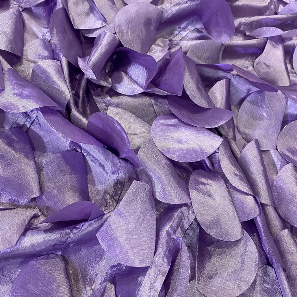 Funzie (Circle Hanging) Taffeta Table Linen in Lilac