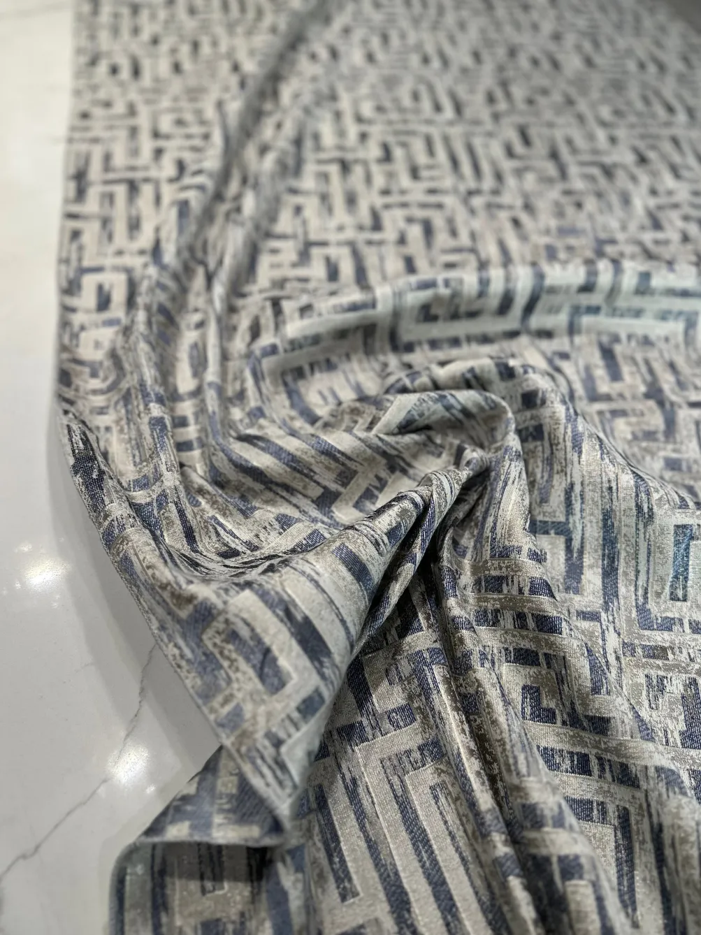 Gio Jacquard Table Linen in Blue