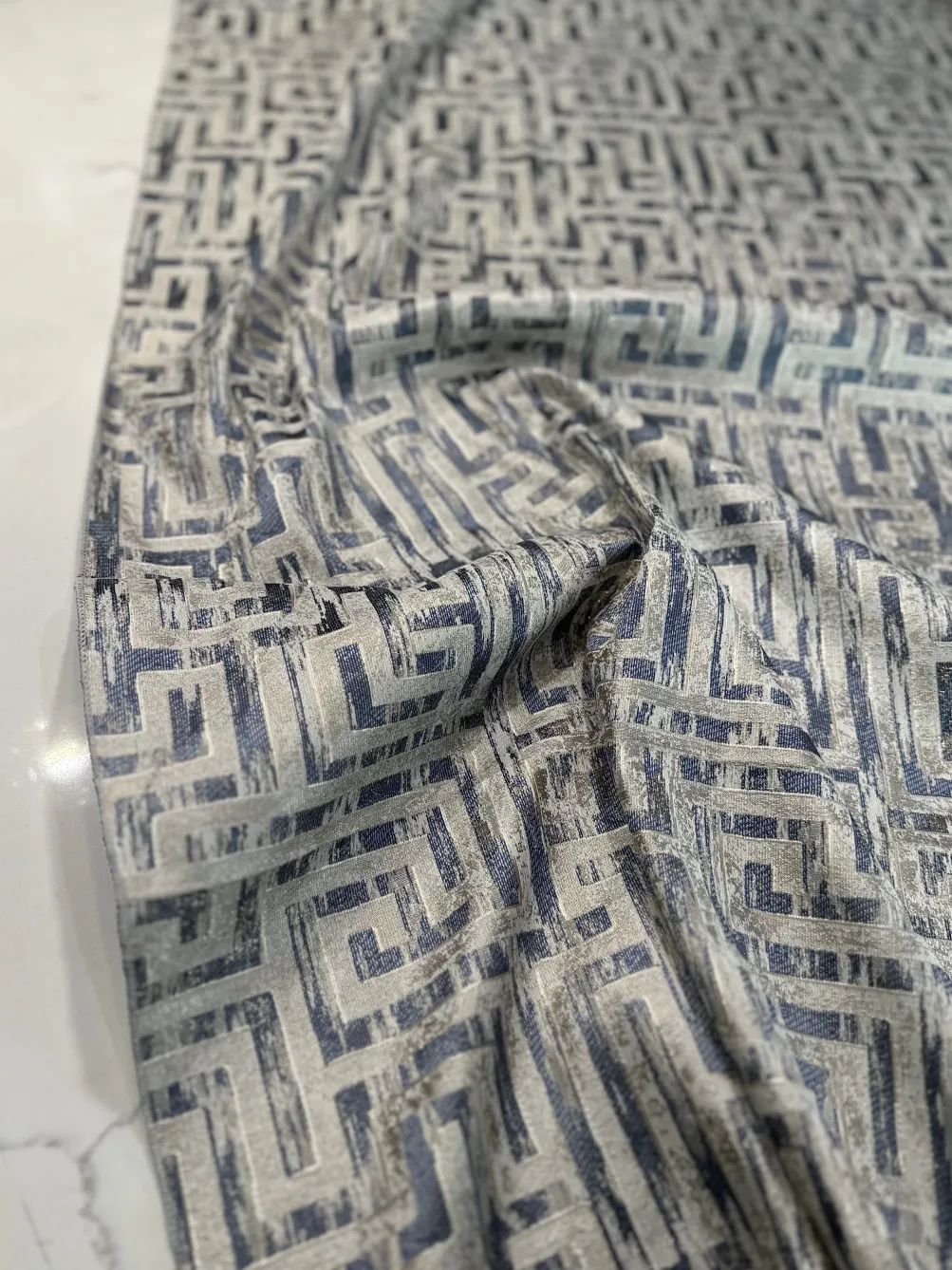Gio Jacquard Table Linen in Blue