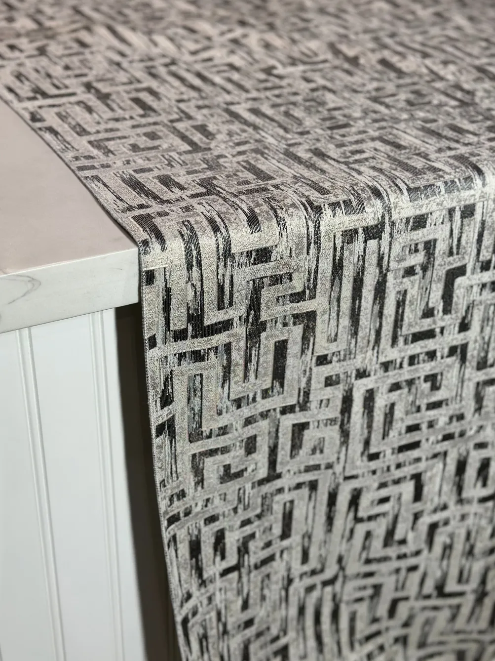 Gio Jacquard Table Linen in Grey