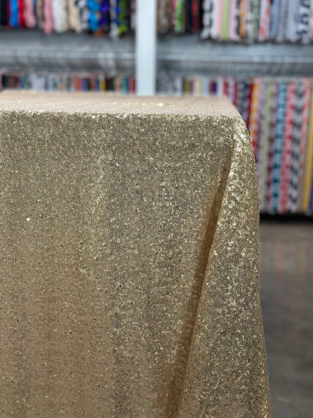 Glitz Sequins Table Linen in Gold 18K