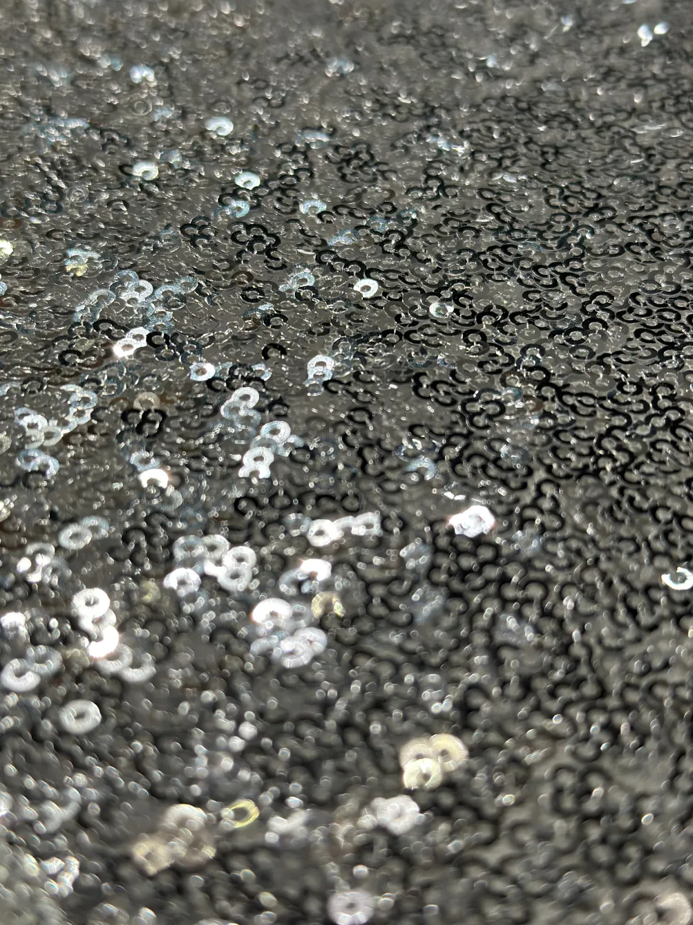 Glitz Sequins Table Linen in Silver