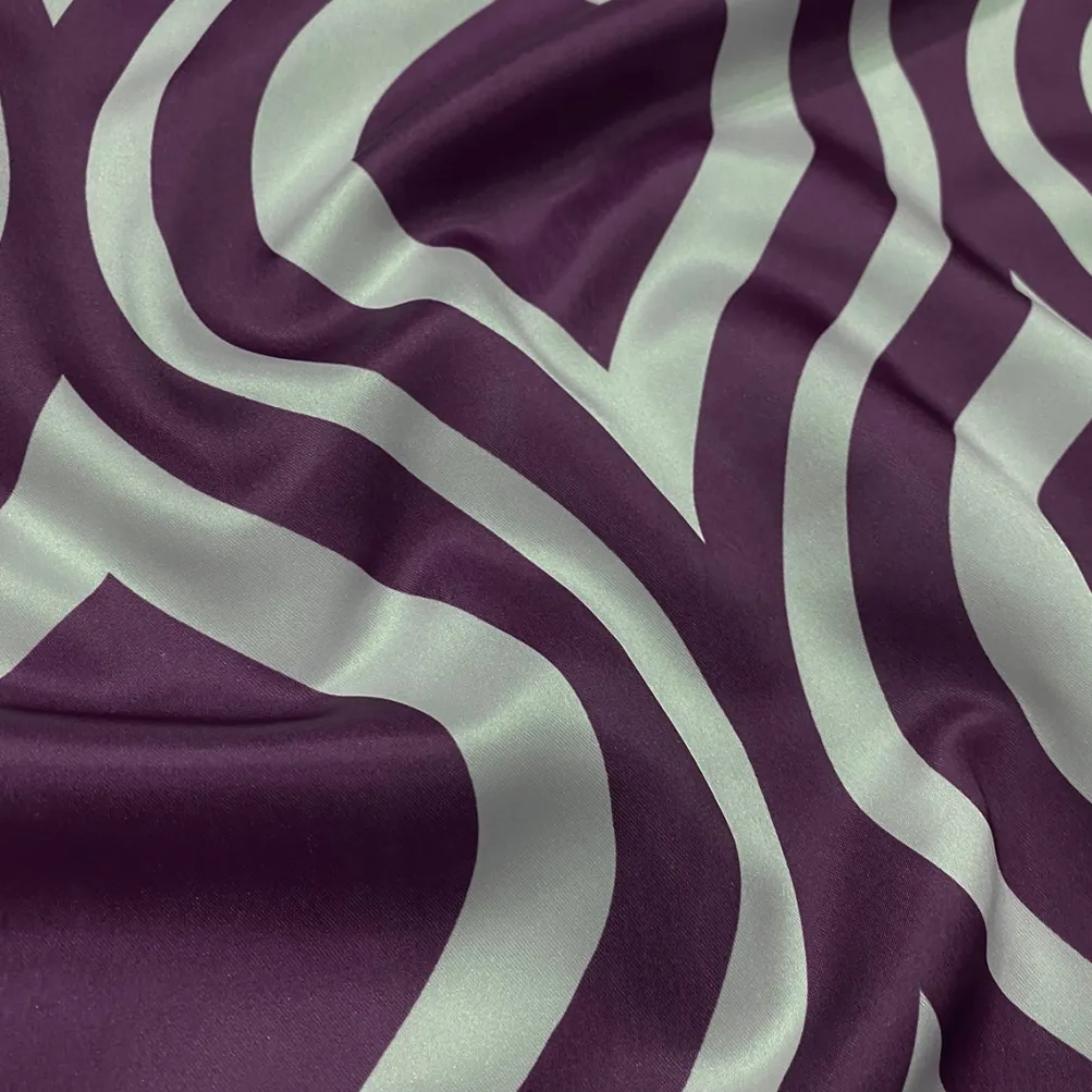 Groovy Print (Lamour) Table Runner in Plum