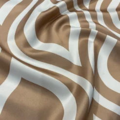 Groovy Print (Lamour) Table Runner in Taupe
