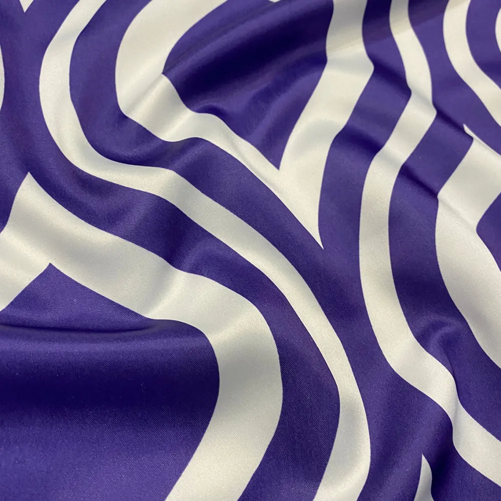 Groovy Print (Lamour) Table Runner in Purple