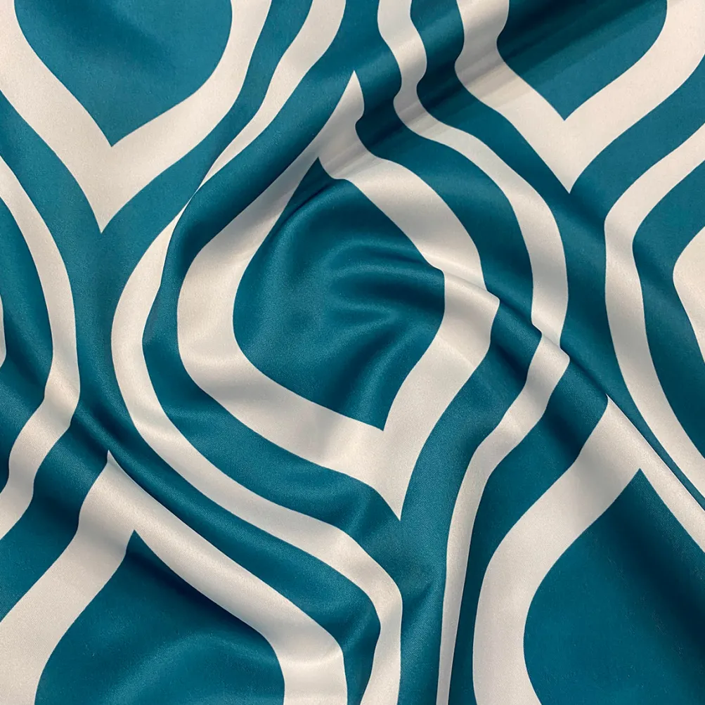 Groovy Print (Lamour) Table Runner in Jade