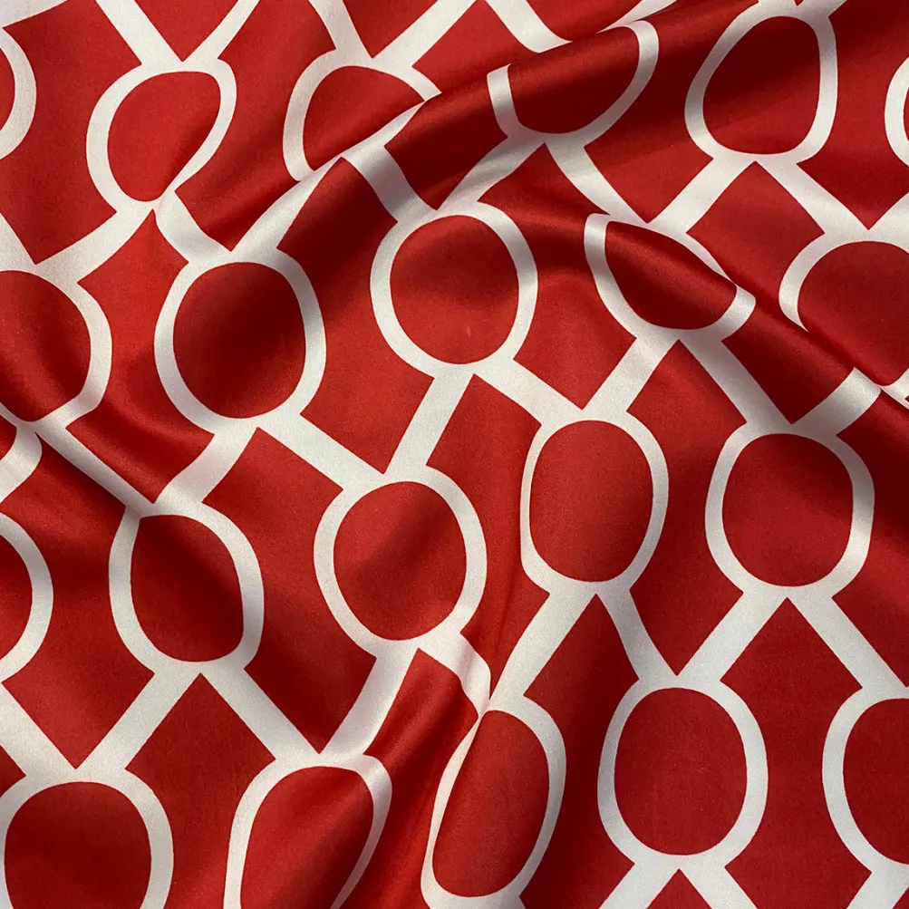 Halo Print (Lamour) Table Runner in Red