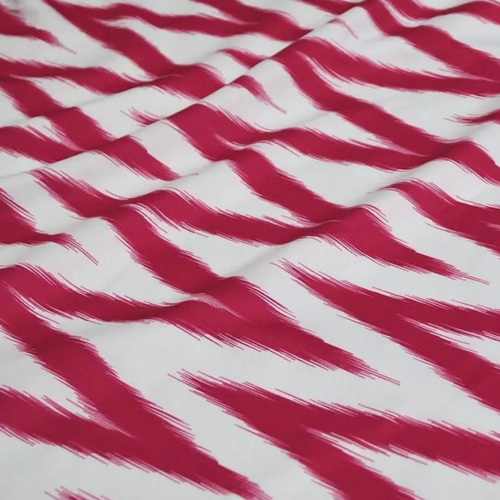 Horizon (Poly Print) Table Runner in Fuchsia