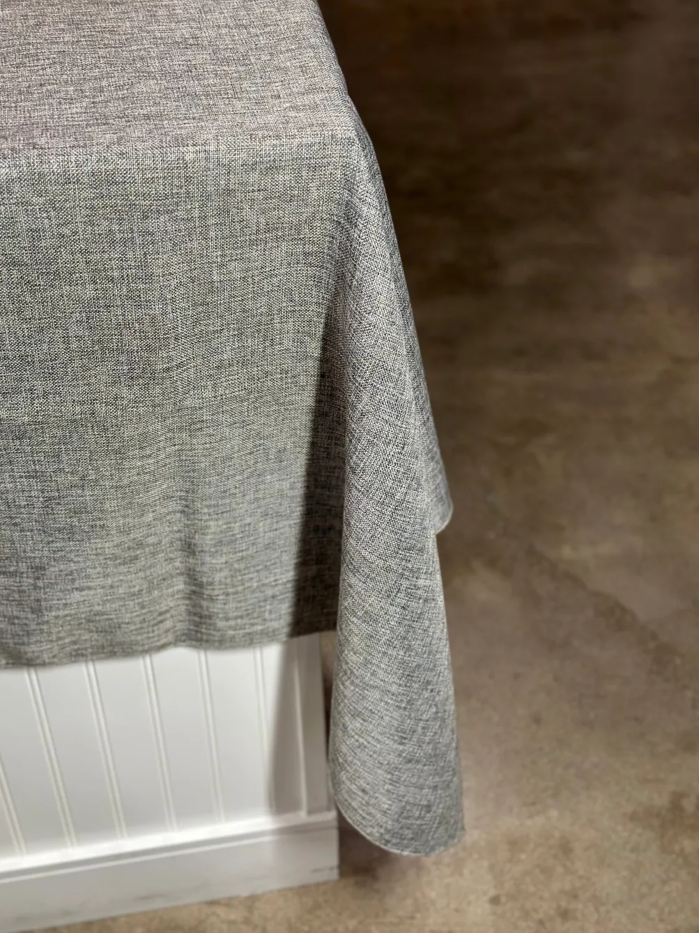Imitation Burlap Table Linen in Charcoal