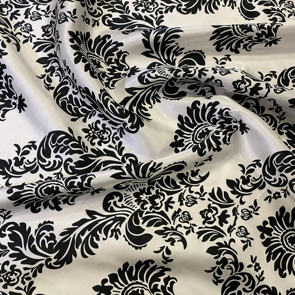 Lamour Prints Table Runner in Damask