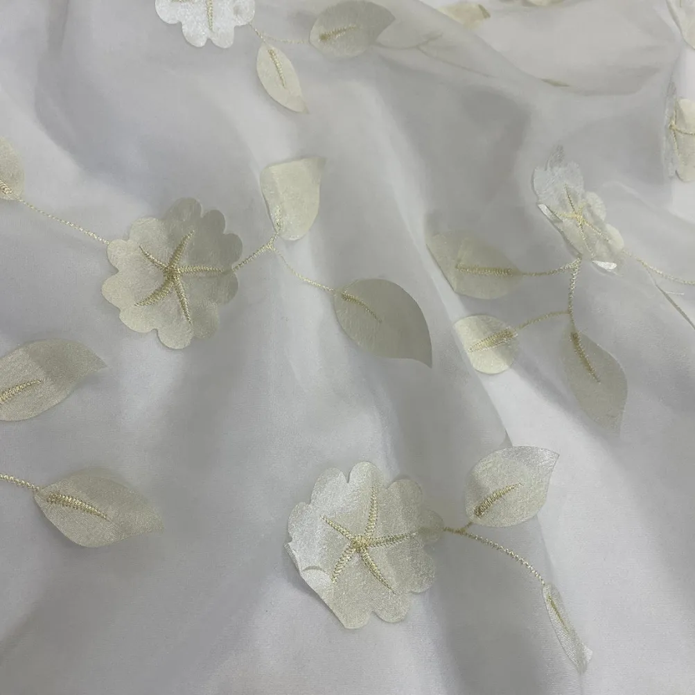 Lily Petal Table Runner in Ivory
