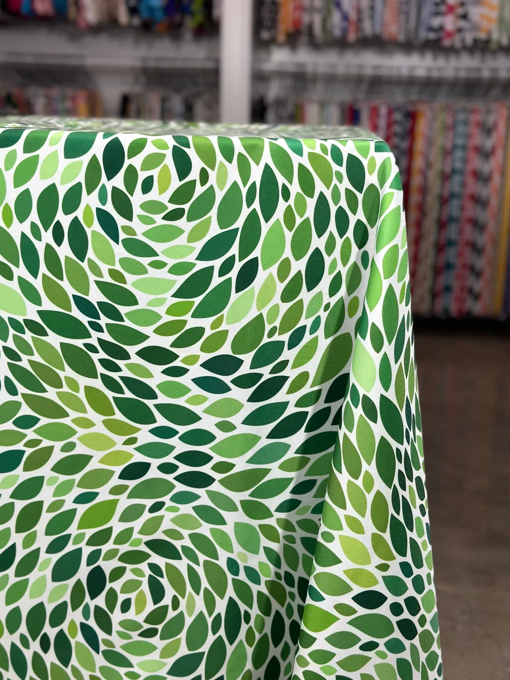 Locus Leaf (Poly Print) Table Linen in Green