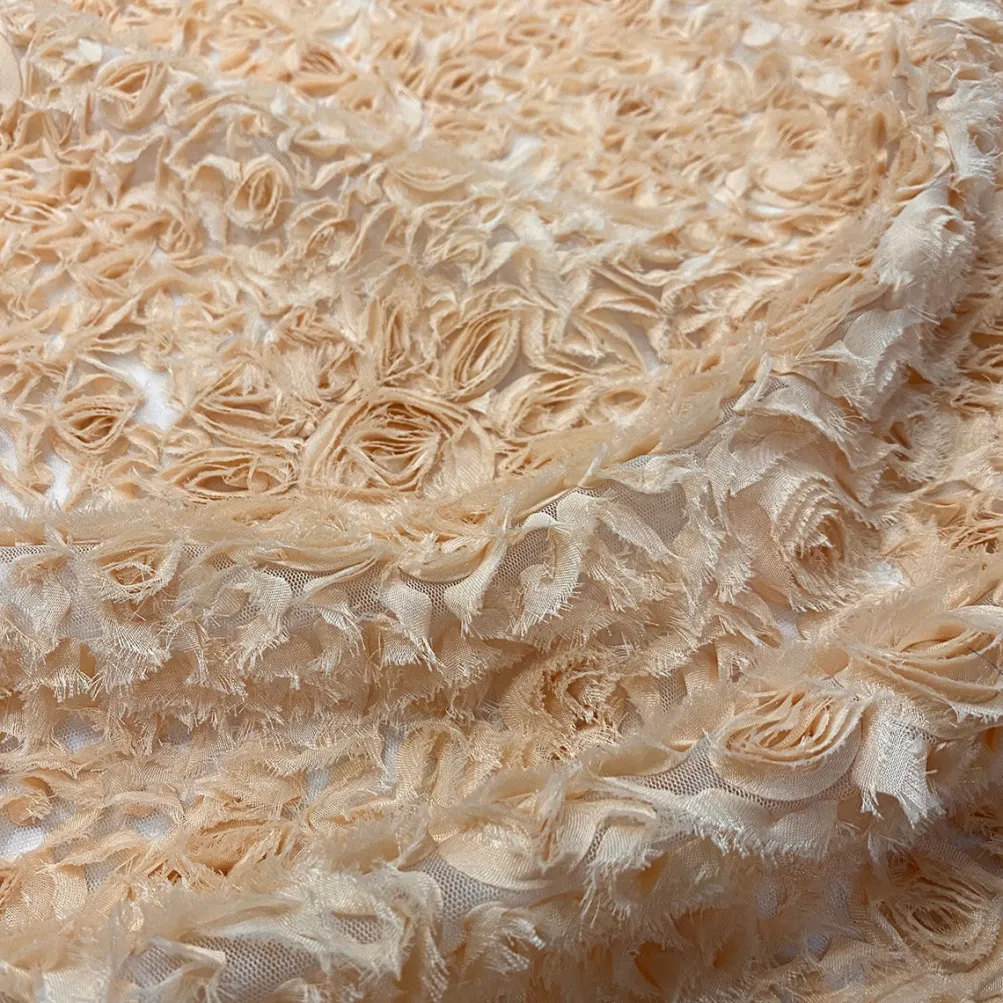 Lush Chiffon Table Linen in Champagne