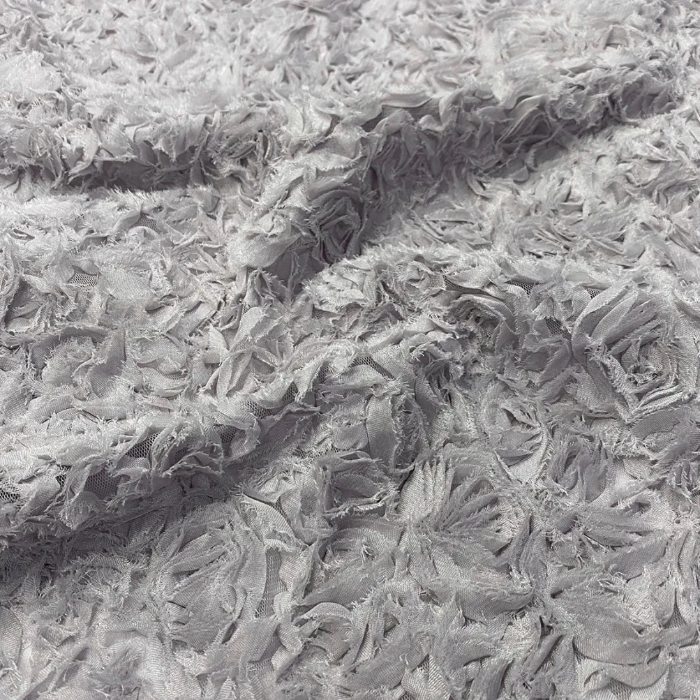 Lush Chiffon Table Linen in Silver