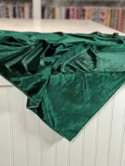 Lush Velvet Table Linen in Hunter Green